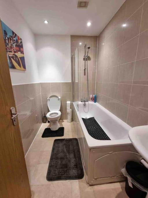 ロンドンBright And Cosy 1 Bed Flat Next To Tower Bridgeアパートメント エクステリア 写真