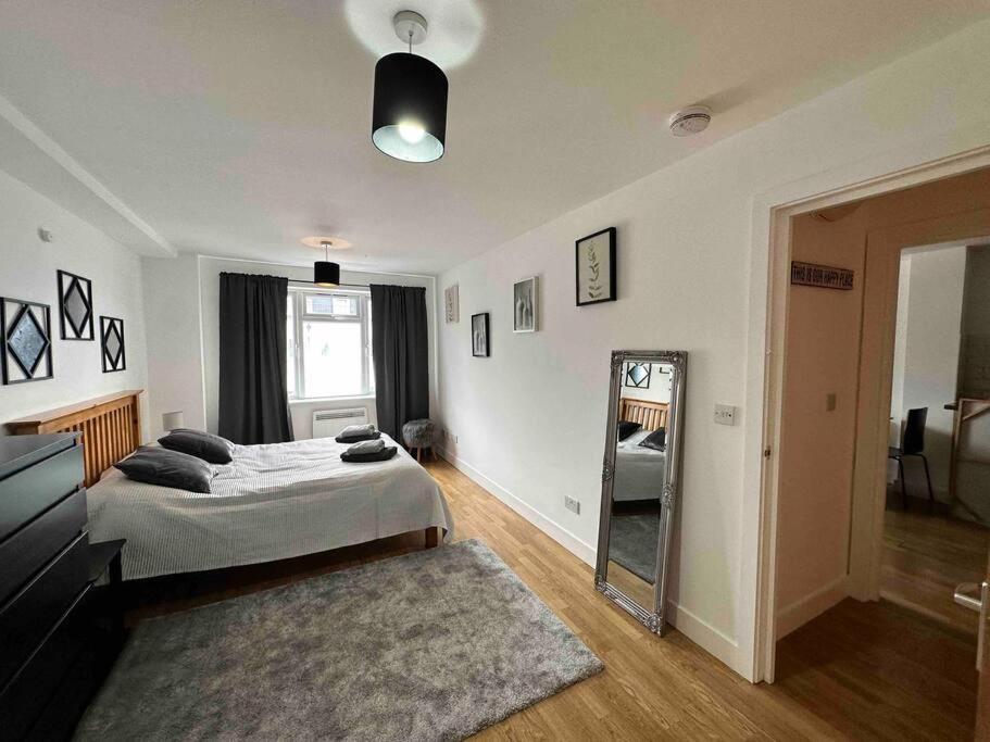 ロンドンBright And Cosy 1 Bed Flat Next To Tower Bridgeアパートメント エクステリア 写真
